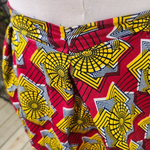 Tia Skirt / Vintage Handmade Yellow & Black Geometric Print Hi-Lo Red Skirt - Picture 8 of 12